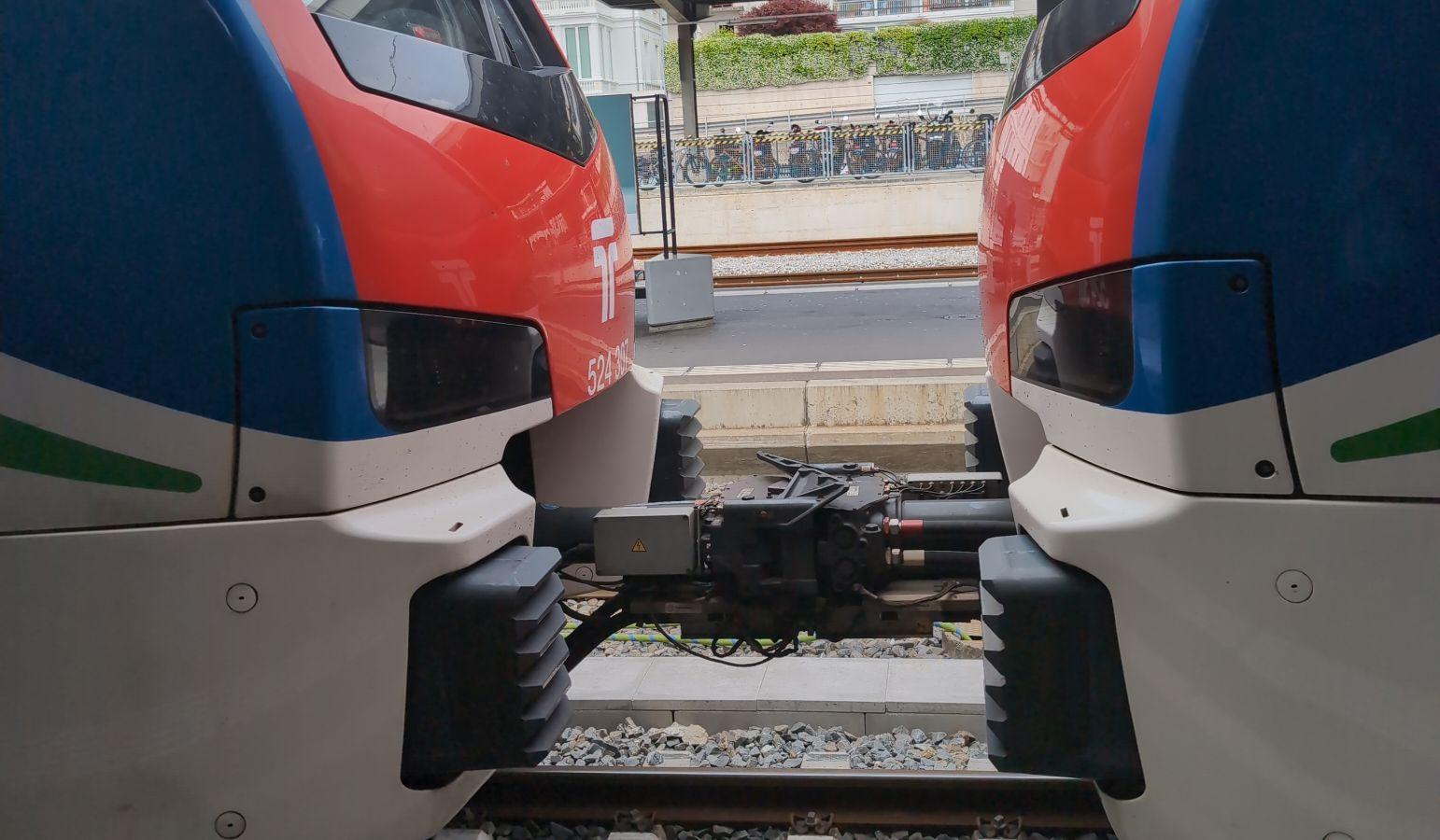 trainkissing
